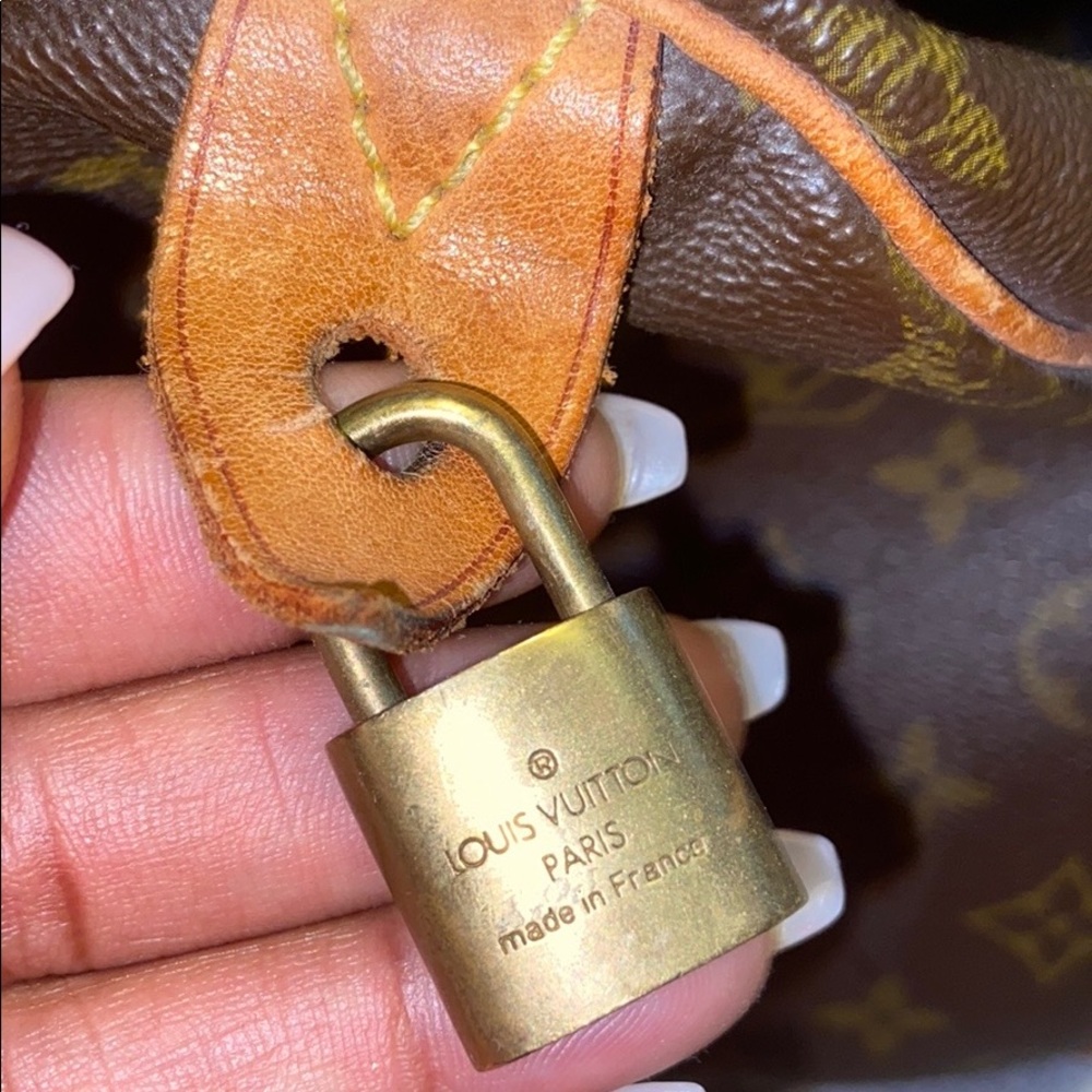 Louis Vuitton handbag. Speedy 40 Authentic - Picture 4 of 11